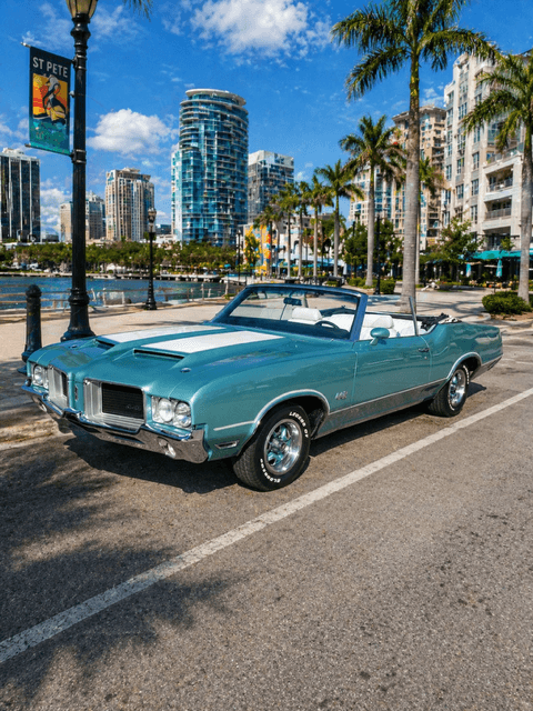 1971 Oldsmobile Cutlass Convertible in Cameo White / Light Teal
